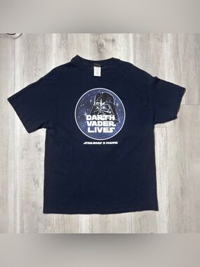 21x28.5 | 2000s Star Wars Darth Vader Lives Vintage T-Shirt